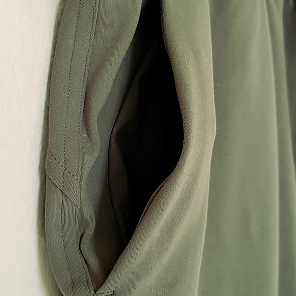 Old Navy Mens Olive PowerSoft Coze Tapered Pants - Size Medium - Picture 3 of 5